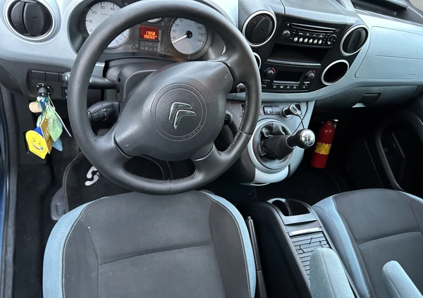 Citroen Berlingo cena 22400 przebieg: 198065, rok produkcji 2013 z Szczecin małe 121